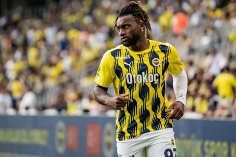 ماكسيمان يعود إلى الأهلي السعودي بعد انتهاء إعارته مع فنربخشة التركي